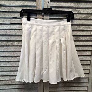 ROMWE Pleaded White Tennis Skirt Woman’s Size 4 Small